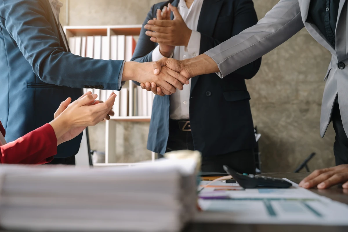 Négocier les honoraires d'agence immobilière : astuces et limites