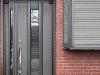 Volet roulant cassé à Nantes : solutions durables et conseils pour un dépannage efficace !